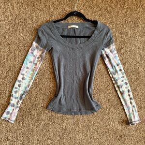 We The Free Gray Top with Tie-Dye Sleeves